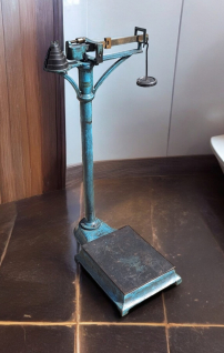 Antique scales from H. Fereday & Sons Ltd. London😍