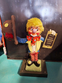 Vintage clown automaton, shopdisplay, shop window display🤡
