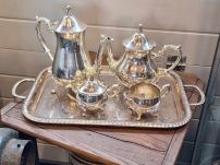 Nice 5-piece usable set, silver-colored coffee/tea set.