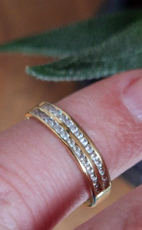 Mooie 14 karaat geel gouden ring vol gezet met zirkonia's😍