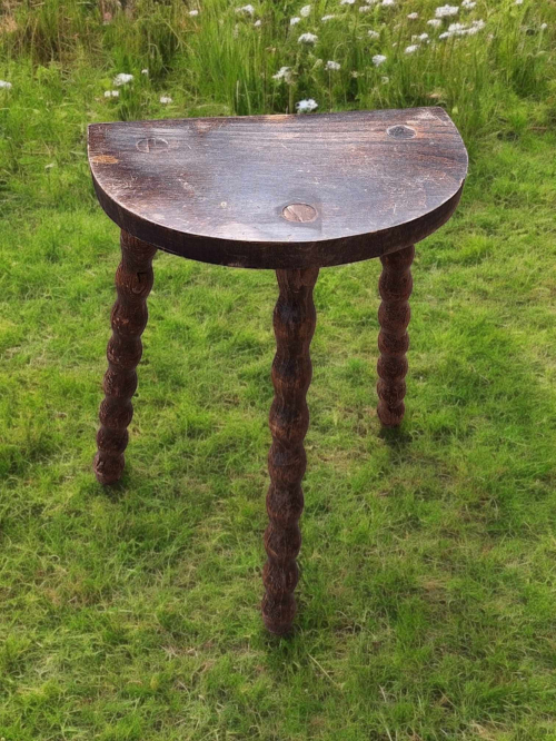 Nice vintage milk stool, deco stool, stool😍