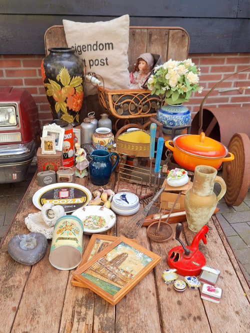 Leuke partij diverse curiositeiten en brocante voor weinig!